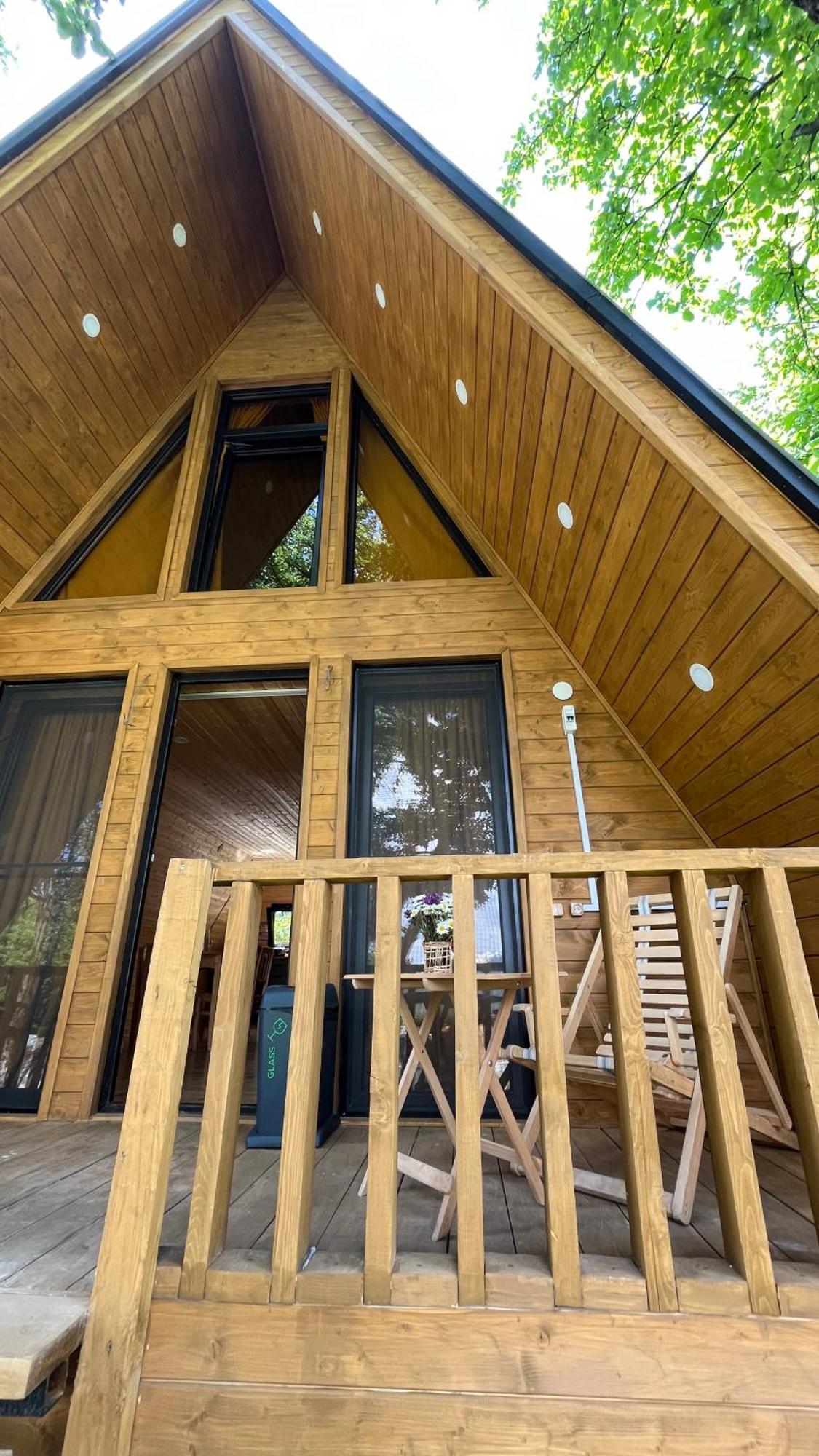 Garden House Mestia Eksteriør bilde
